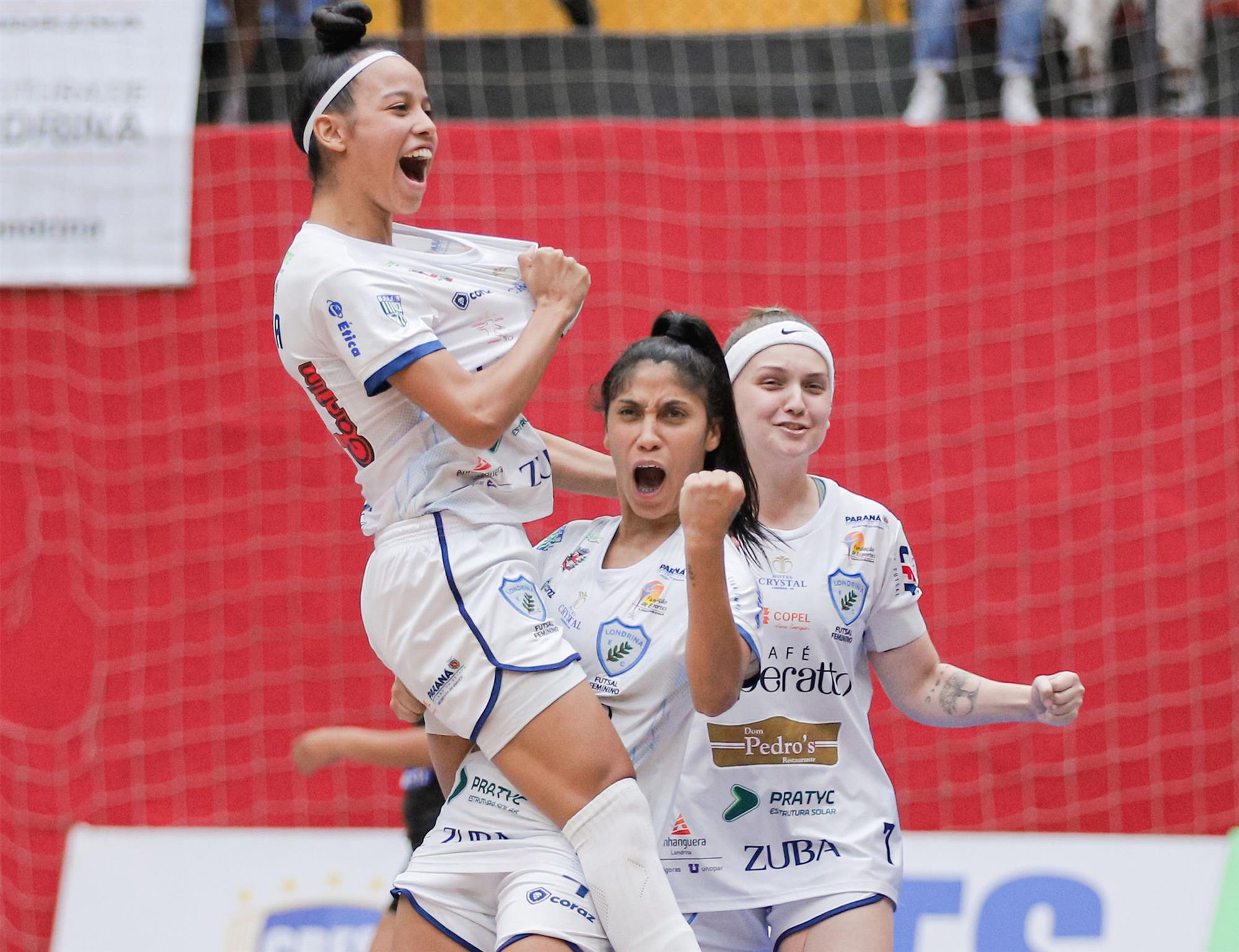 Com autoridade, Londrina Futsal vence Clube Resenhas-Go e está na semifinal